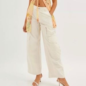 Urban outfitters BDG Rae Carpenter cargo pants white/beige size 2
